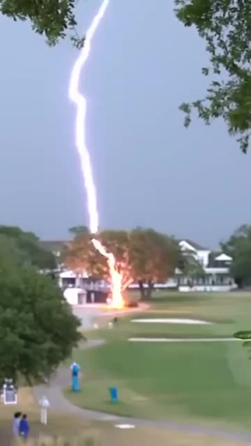 A lightning strike for the ages at the 2019 U.S. Women's Open ⚡️⚡️ #Shorts