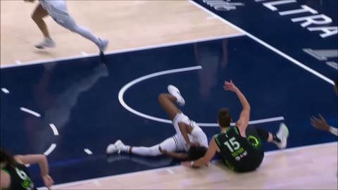 🫢 FLAGRANT, dangerous play as Hayes PULLS DOWN Shepard to ground | WNBA women's basketball