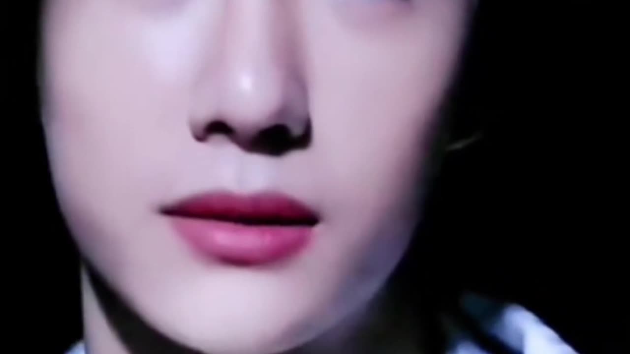 While Xiao Was Getting His Makeup Done, Wang Still Held His Hand—How Can Anyone Resist?!