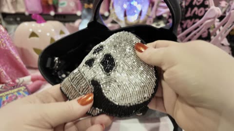 🎃What’s in my Halloween Iopelle Leather Bag 🎃