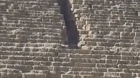 The Pyramids of Menkaure: A Lost History of Ancient Egypt