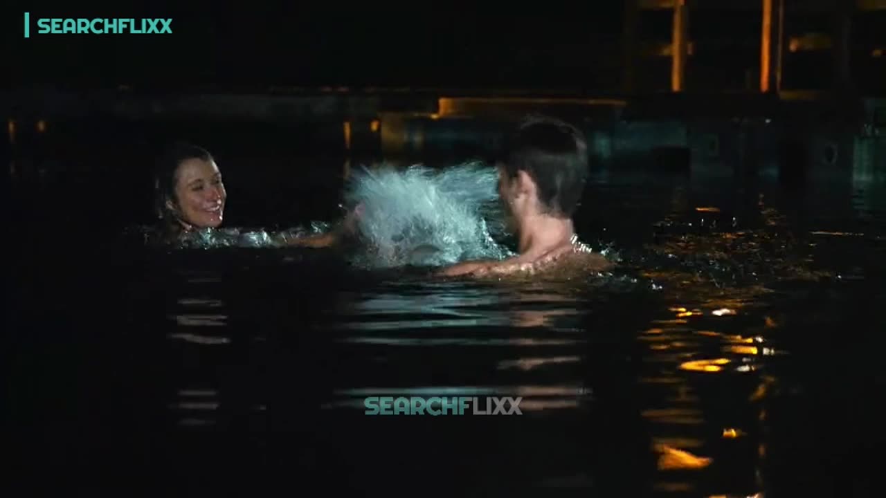 Couple goes skinny dipping but they’re not alone in the water 😳