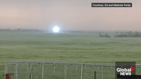 👀 ‘Never seen this before’: Mysterious orb of light filmed in Alberta...