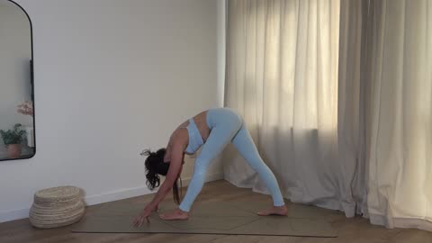 Daily Splits Routine Yoga Flow to Unlock Strength and Flexibility in 5 Minutes