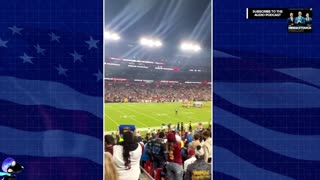 TRUMP HUÉ PAR LE STADE EN ENTIER