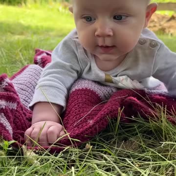 chillin’ in the garden sunshine ☀️🌿