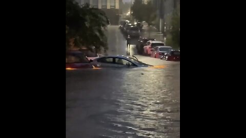 FLASH FLOODINGS💦🌊🛻📸IN NORTH CAROLINA🚏💧🌊🚗🏢☔️💫