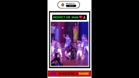 3. "तिरंगे के लिए ऐसा सम्मान देखकर आँखें नम हो जाएंगी 🇮🇳❤️🙏"
