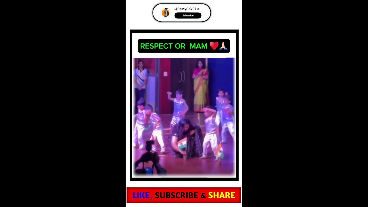 3. "तिरंगे के लिए ऐसा सम्मान देखकर आँखें नम हो जाएंगी 🇮🇳❤️🙏"
