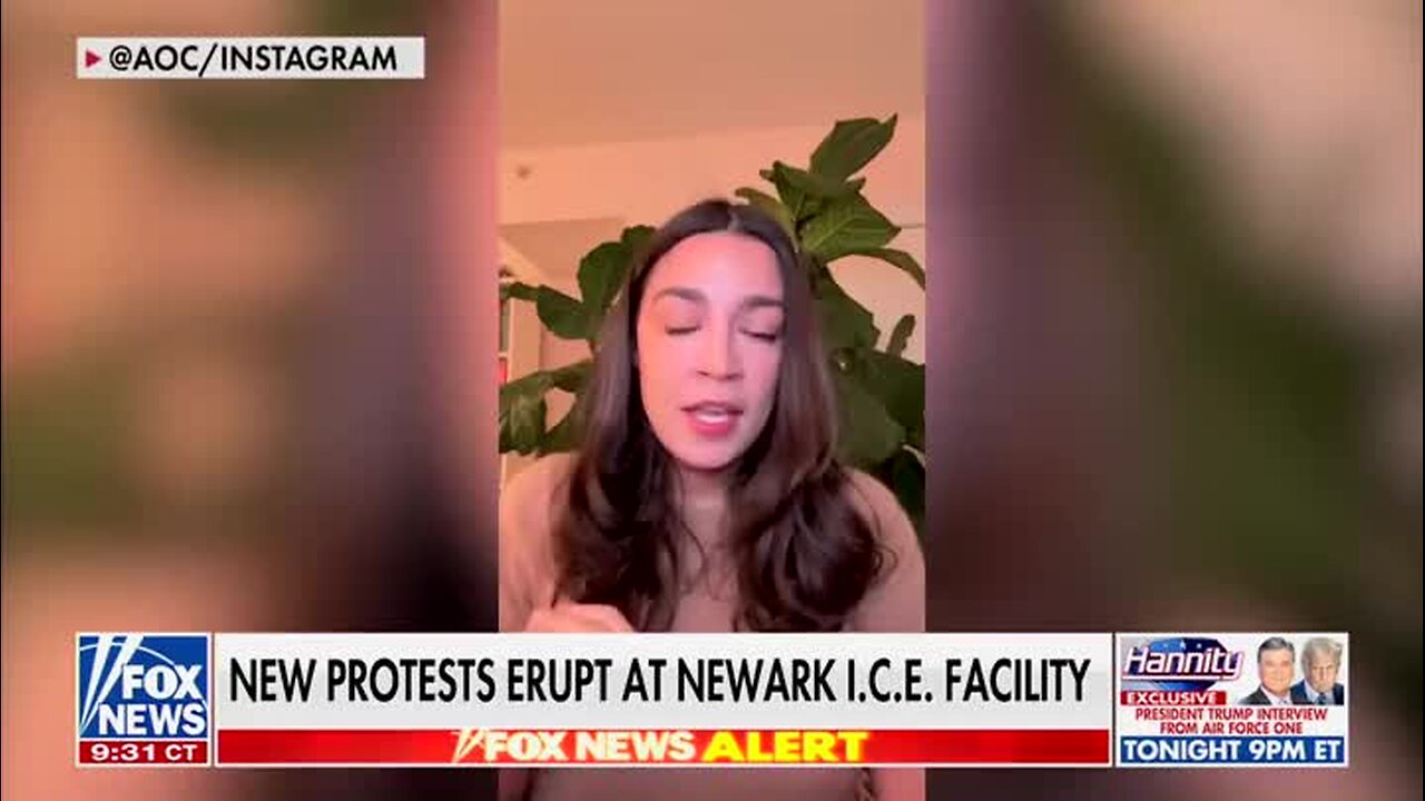 AOC Warns Homan, DHS Sec. Noem: ‘You Lay a Finger’ on Any Member of Congress, ‘We’re Going To Have a Problem’