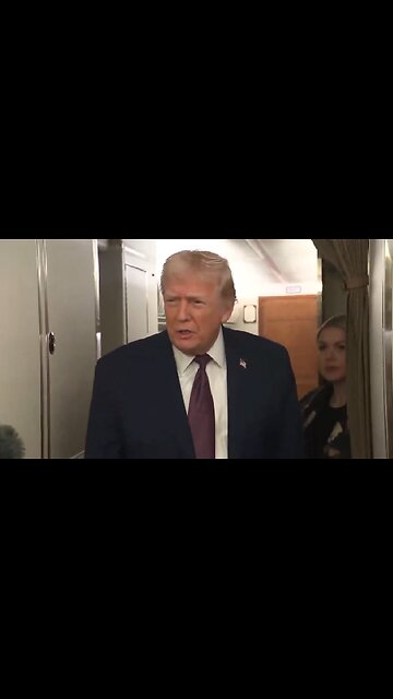 Trump Stops CNN Reporter Cold: "Fake News!"