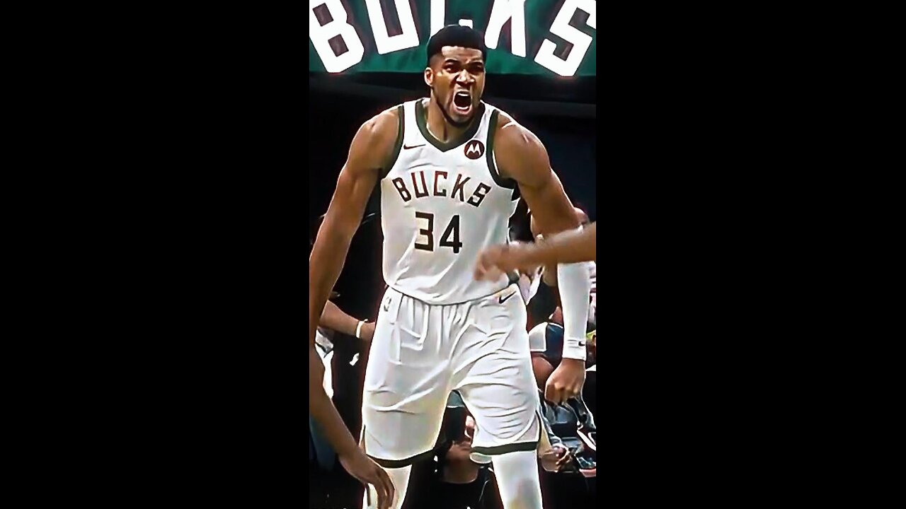 Giannis BULLIED the Knicks 💪🦌