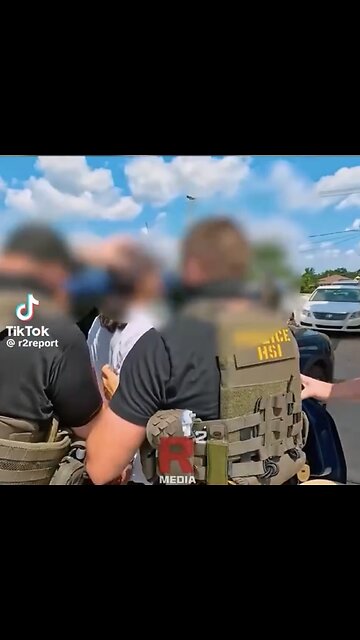 ICE TAKES CAMERA🚔👮🚨🏃👲📸BEHIND THE SCENES DURING AN ARREST👮‍♂️🏬👲🚓💫