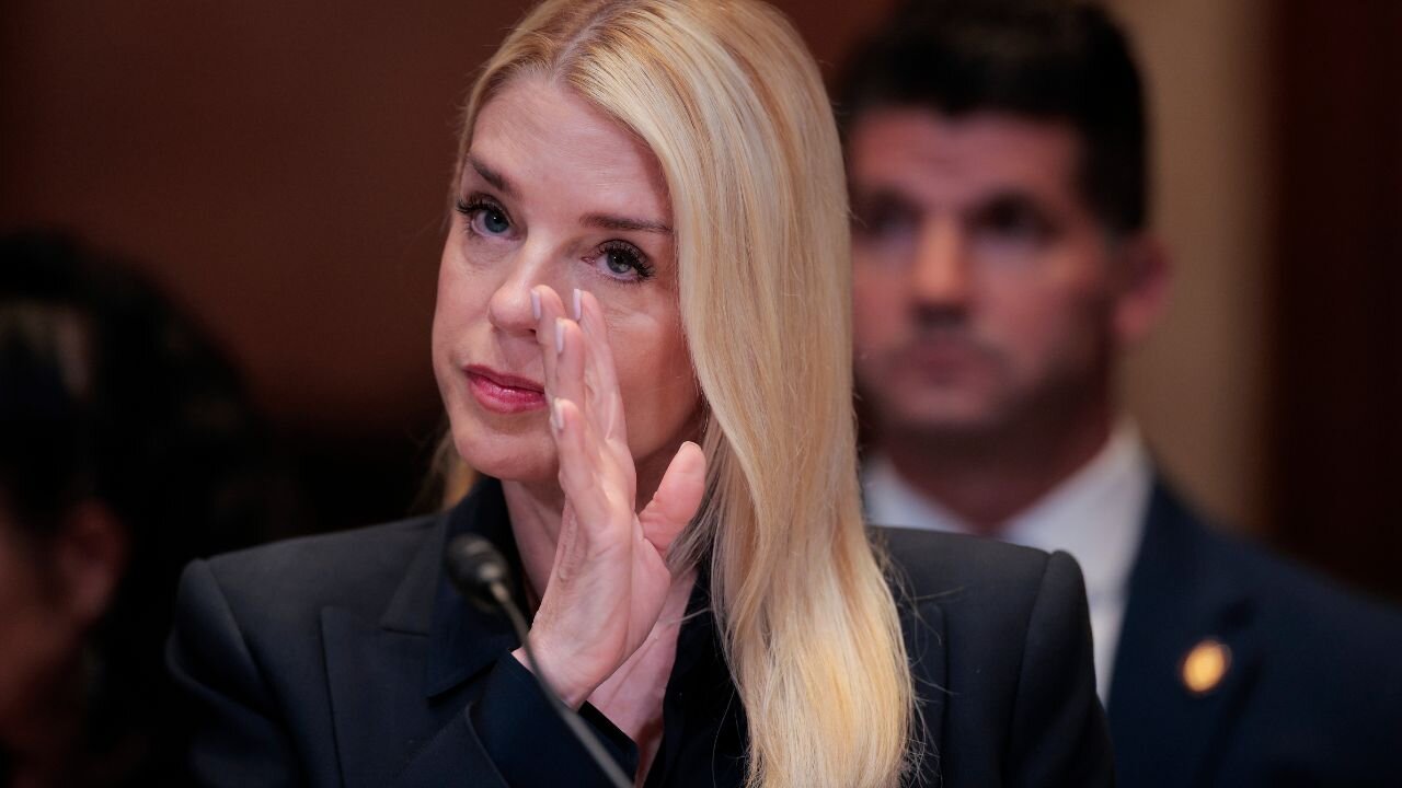 BREAKING: Pam Bondi Is Out – Sudden Announcement Sends Shockwaves