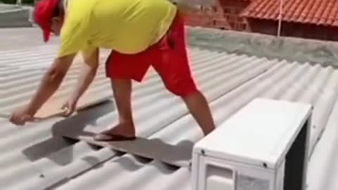 Man makes roof safety video