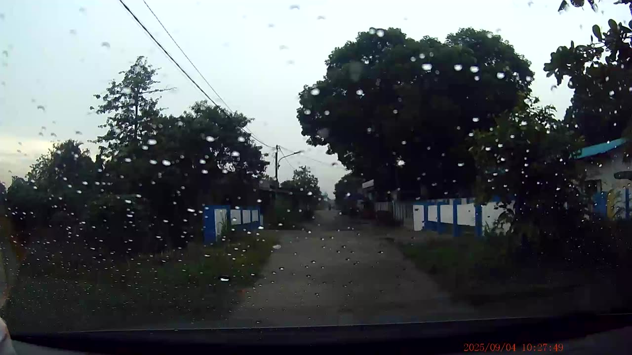 Unexpected Moments on the Road | Rainy Day Dashcam - Part 1