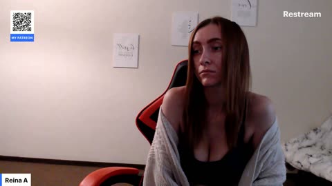 Live with ReinaA