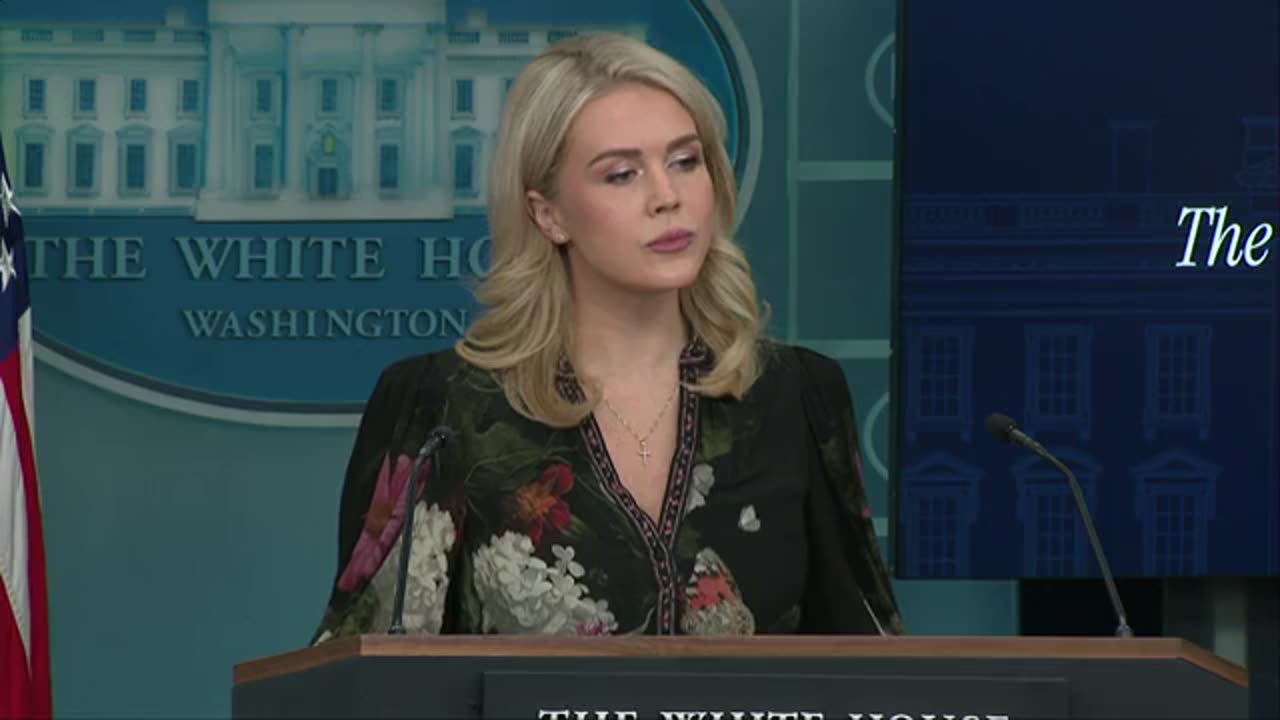 Karoline Leavitt Talks to Press, Answers Questions [11•04•2025]