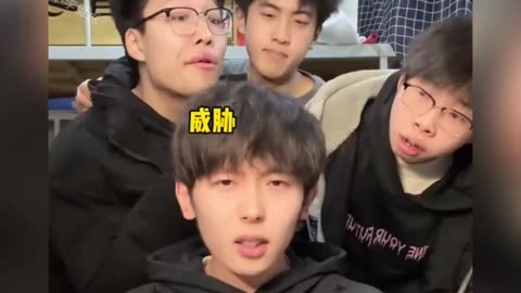 盘点那些不干人事的损友2，珍爱生命，远离损友 #不干人事 #损友 #看一遍笑一遍 #专治不开心 #搞笑