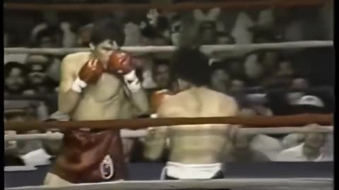 Julio Cesar Chavez vs Mario Martinez - Sep 13 1984 - Olympic Auditorium, Los Angeles, CA