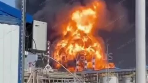 🔥🏭 Ukraine Russia War | Fire Spreads to New Tank at Novoshakhtinsk Refinery | RCF