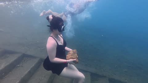 how to walk on the bottom of the water