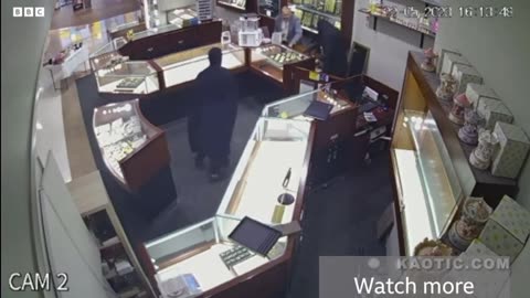 Burka Bandits Hit an Australian Jewelry Store