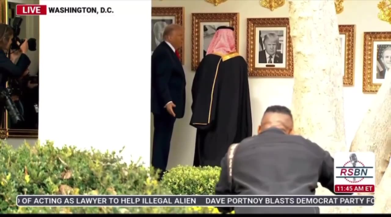 Trump shows Saudi Crown Prince Mohammed bin Salman the Biden Autopen Portrait