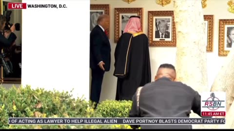 Trump shows Saudi Crown Prince Mohammed bin Salman the Biden Autopen Portrait