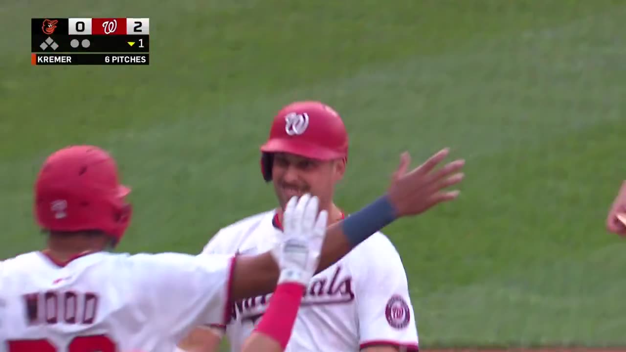 MLB - A first-inning blast for Nathaniel Lowe 💥
