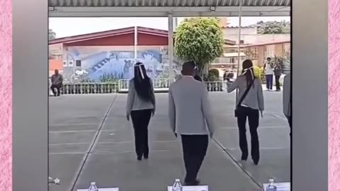 You can't stop laughing 🤣🤣🤣