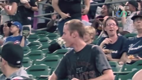 25 FUNNIEST KISS CAM MOMENTS