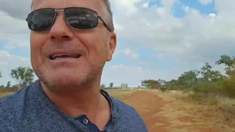 Australien's Geografie leicht erklärt❗ Freundin von Tania verstorben❗Gespräch über Mondlandung im Camp❗