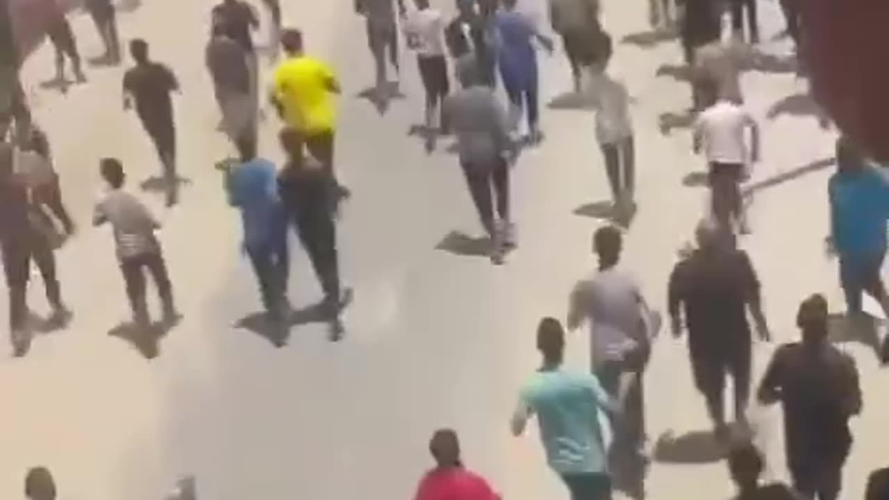 The Gazan mob attacks the goods held by merchants in Deir al-Balah - and loots them.