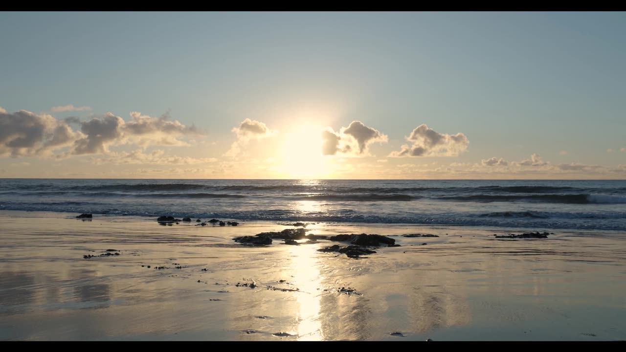 Ocean Waves Meditation with 432Hz & 528Hz | Healing Frequencies for Relaxation & Inner Peace 🧘‍♂️🌅
