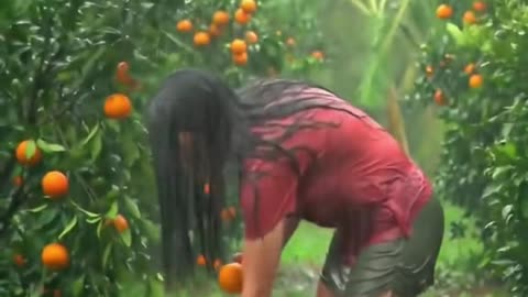 Women wok this rain day 🥶🥶🥶🥶