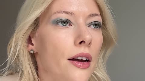 Soft Glam Tutorial - Spring Blue & Pink Smokey Eye P20