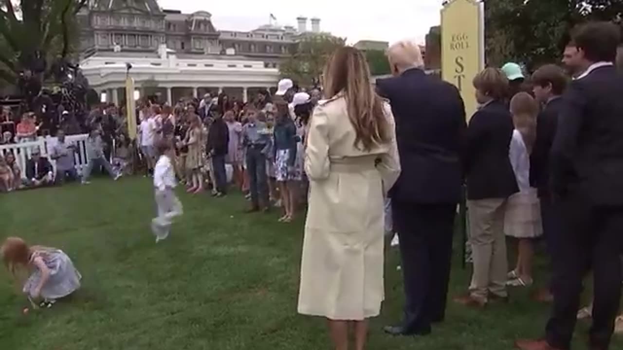 Trump: “You know what that is? That’s the Fake News…
