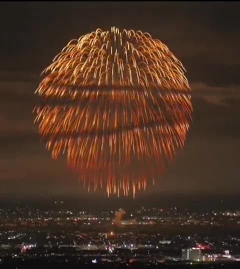 One of the world's largest fireworks - single blast bomb - launched over Nagaoka Japan