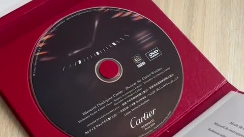 Por que o relógio Panthère de Cartier continua sendo um símbolo de luxo atemporal?