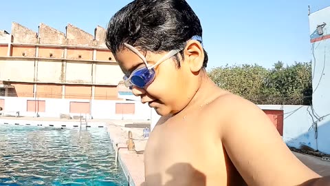 How does it feel to jump into deep water? - Deep Water Swimming #swimming #deepwater