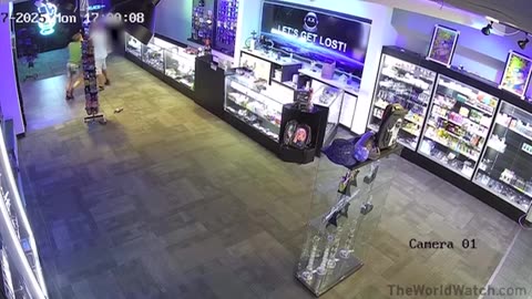 Fight over food delivery order lands Florida mall employee behind bars