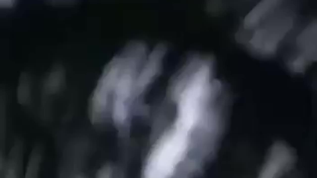 2.- Momento en que el sicario atenta contra el opositor Miguel Uribe Turbay