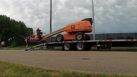 BOOMLIFT SHORT #ourtruckinglife #truckdriver #reallifetruckers #trucking #mytruckinglife