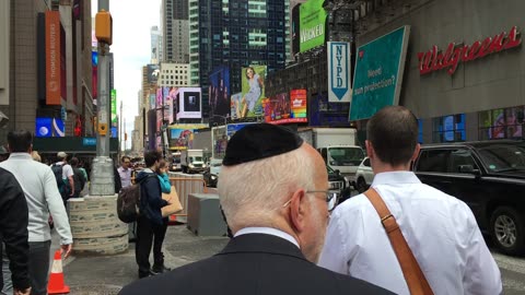 Walking Manhattan: Times Square (2019) 1