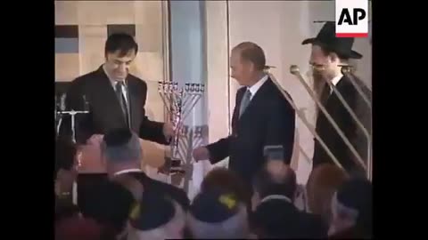 Putin kisses Menorah