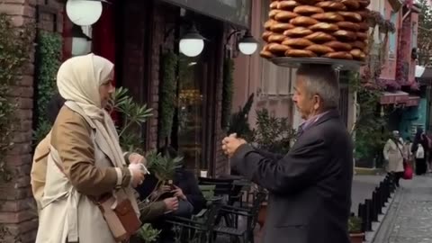 La forma más 'emocionante' de vender pan en Turquía
