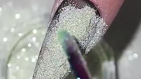 Shocking: Shiny Leaves Nail Art Design BORN PRETTY