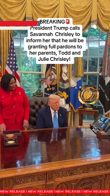 Trump Tells Savannah Chrisley Her Parents "Don't Look Like Terrorists" Before Pardon talk.