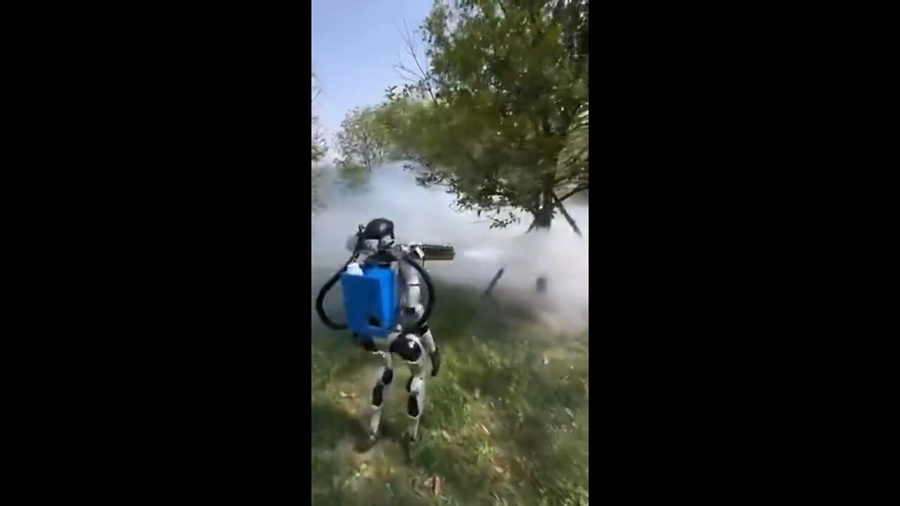 Robot sprays pesticide